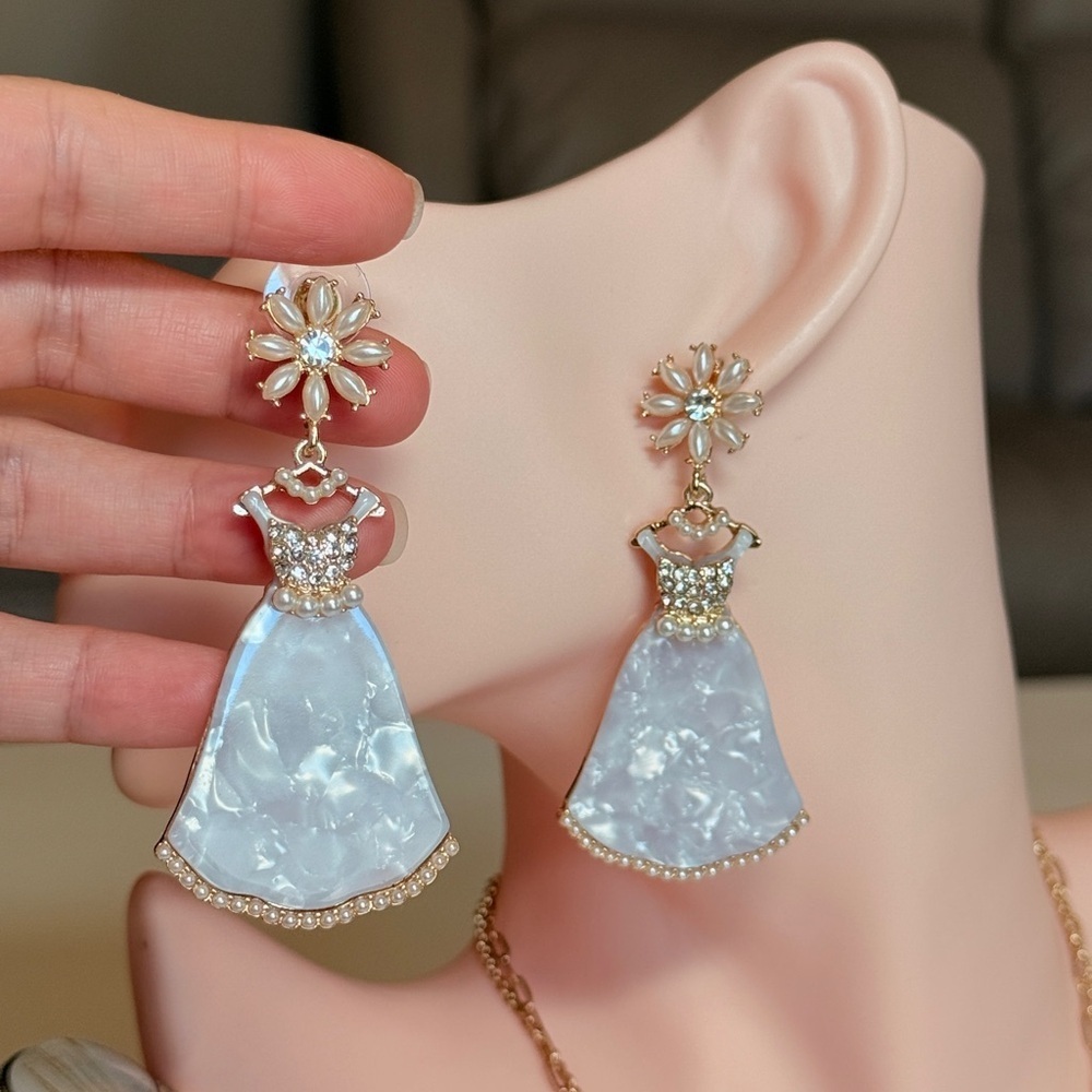⚜️ Elegant Blue Dress-Shaped Earrings - Picture 7 of 10